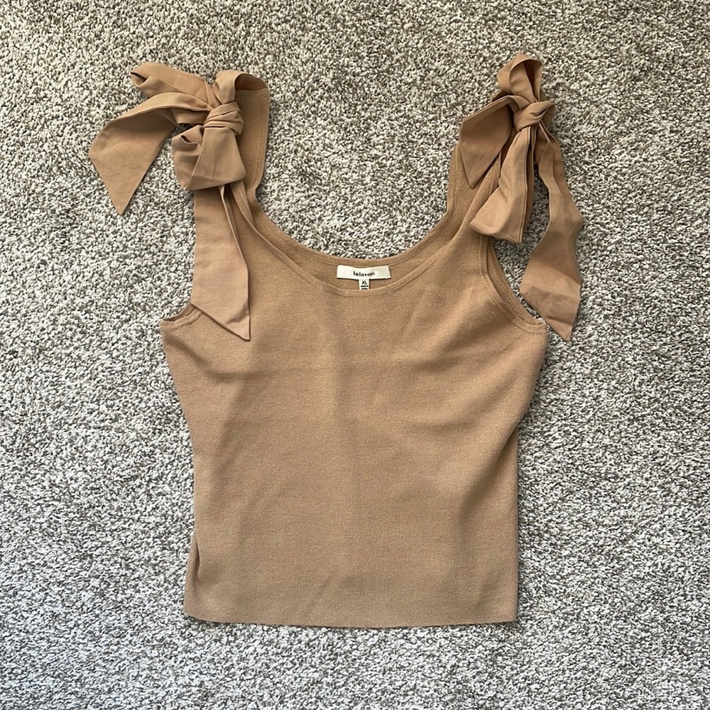 Tie strap crop tank